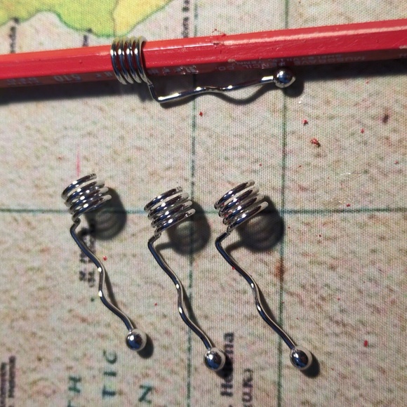 Add a clip to a pencil - Picture 1 of 2